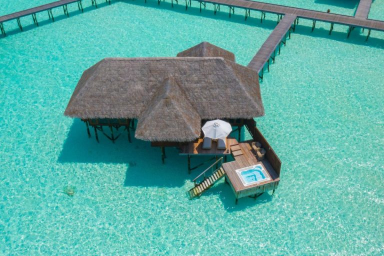 ބޭރުގެ ޓުއާ އޮޕަރޭޓަރުންގެ އަތުން ޓެކްސް ނެގުން އުވާލުމަށް މަޖިލީހަށް ބިލެއް ހުށަހަޅައިފި